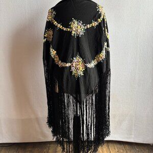 Large Embroidered Floral Fringed Spanish Mexican Shawl Mantilla As Is